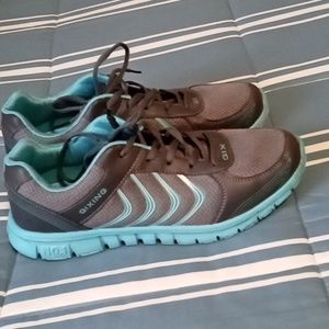 Sport QIXP sneakers, teal and grey, size 9.5